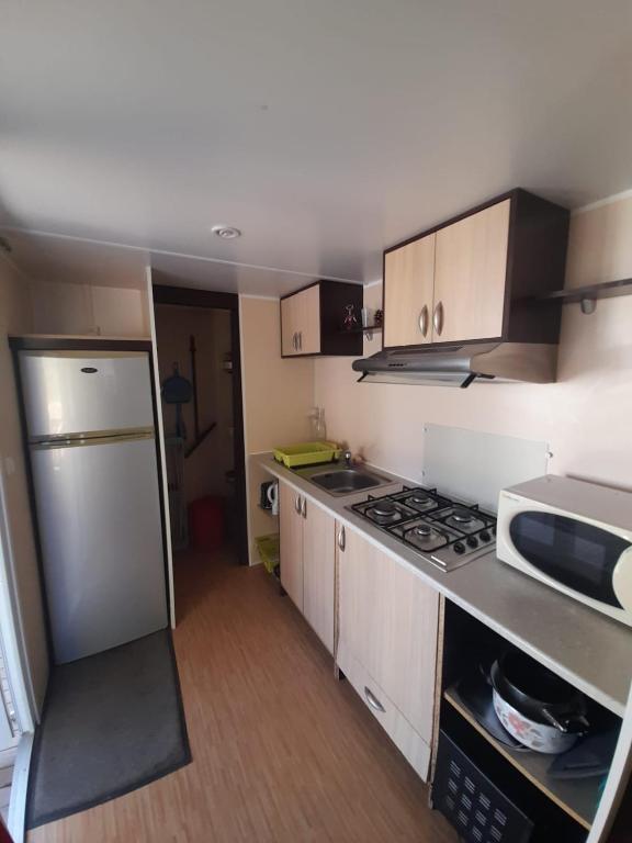 Spacious chalet with furnished terrace - 3