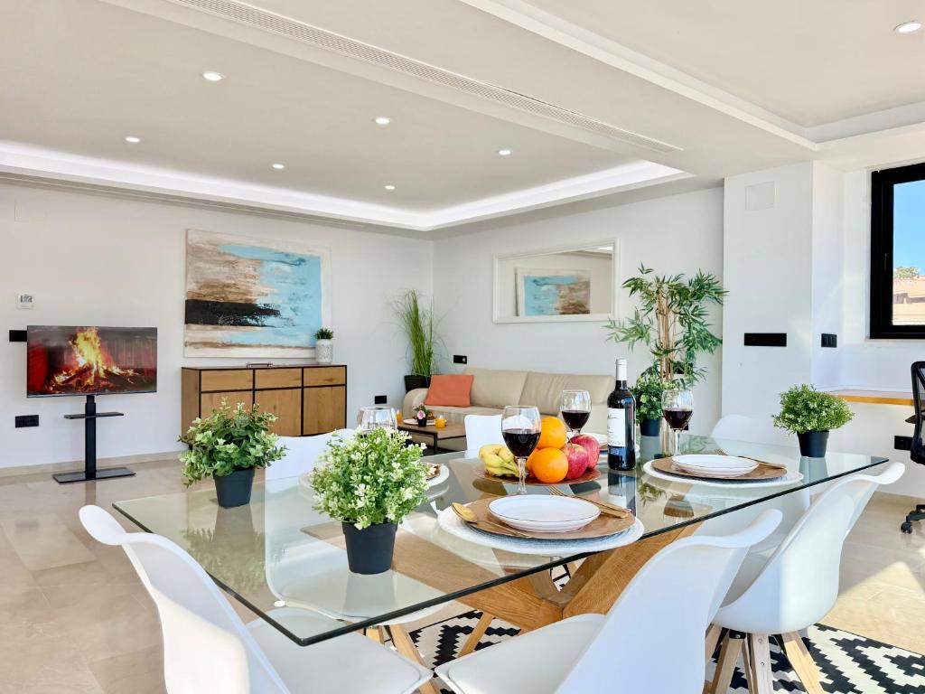 Premium Apartment Beachside Views by TuriVida - 4