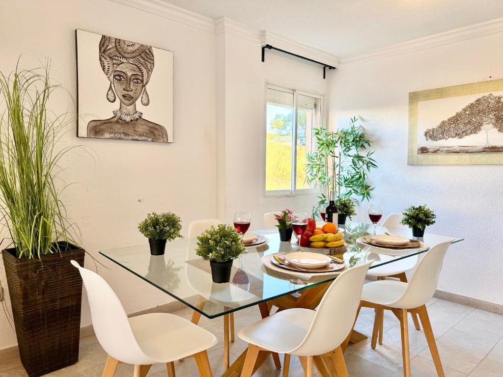 Calm Coastal Boutique Apartment for 12 by TuriVida - 1