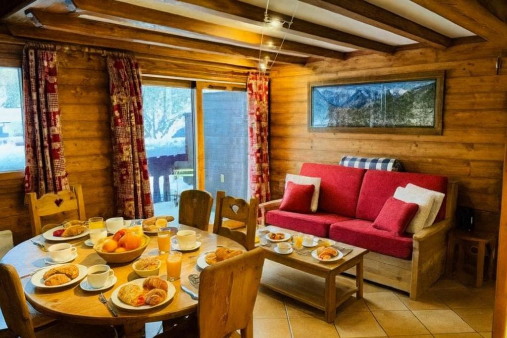 In the Heart of Chamonix duplex view Mont-Blanc - 1