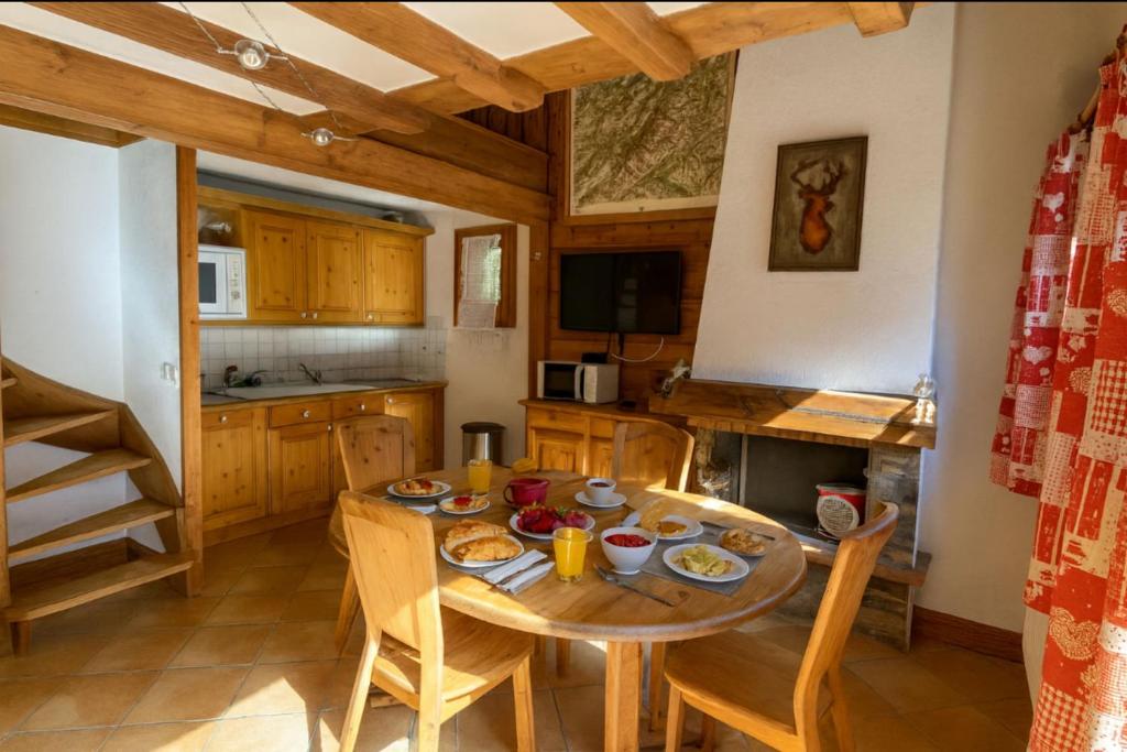 In the Heart of Chamonix duplex view Mont-Blanc - 3