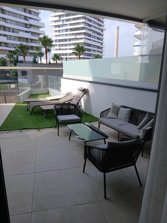 Apartamento luminoso con terraza privada - 2
