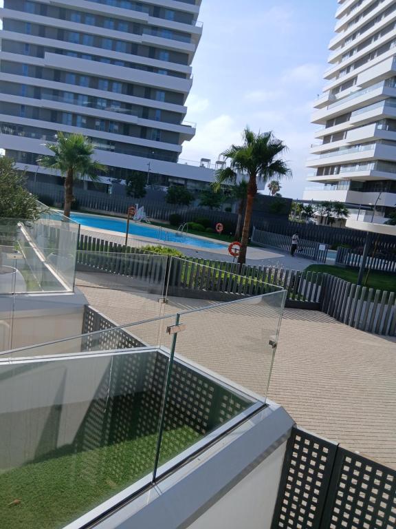 Apartamento luminoso con terraza privada - 1