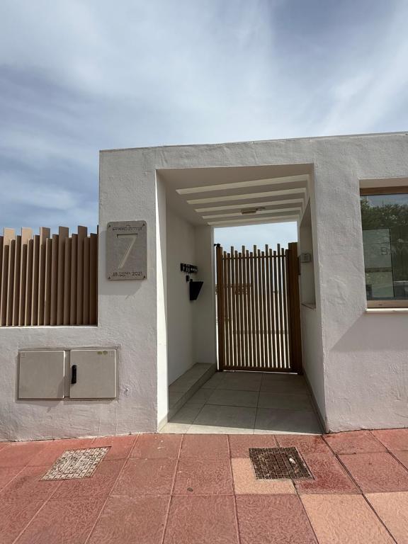 Seafront 2B Apartment with Pool, Spa & Gym Torrox - 5