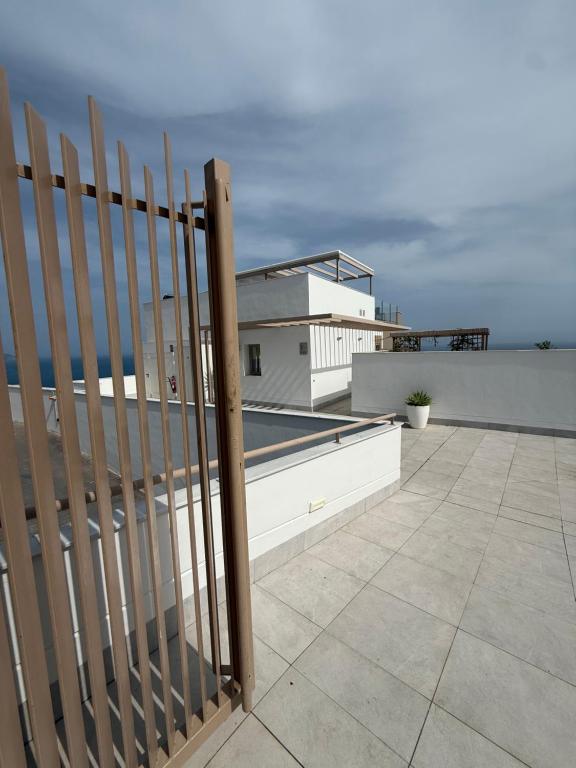 Seafront 2B Apartment with Pool, Spa & Gym Torrox - 4