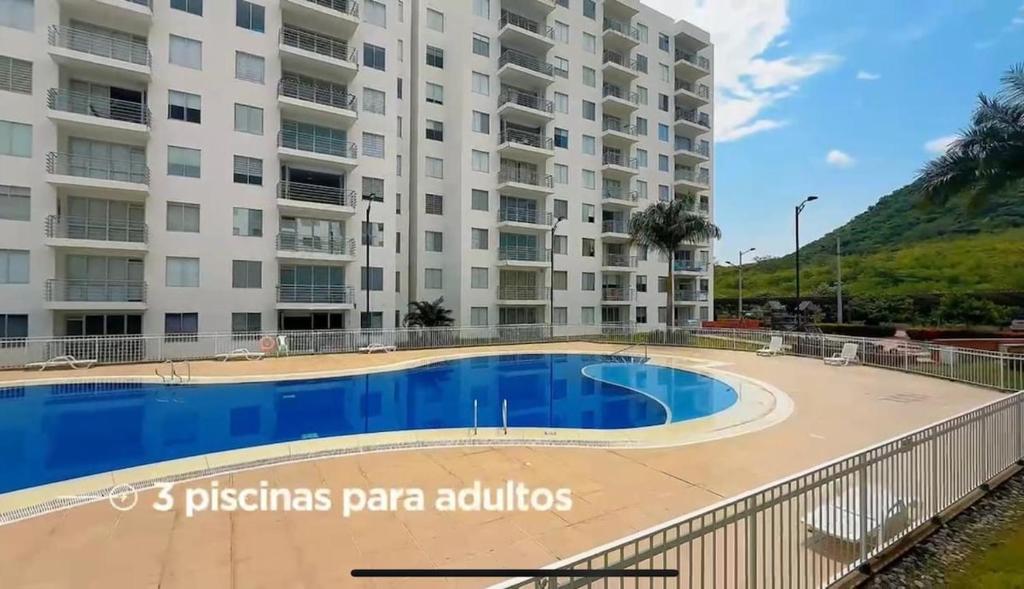 Apartamento para 11 Huéspedes Piscina y parqueo - 3