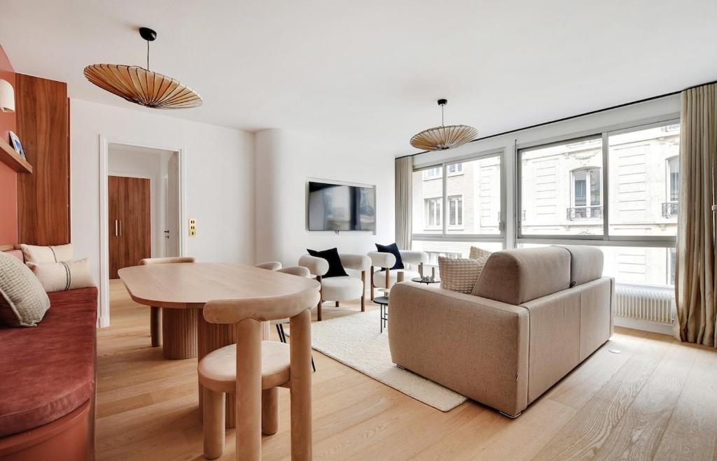 An exquisite 3-bedroom 3-bathroom apartment in Trocadéro - Eiffel Tower - 3
