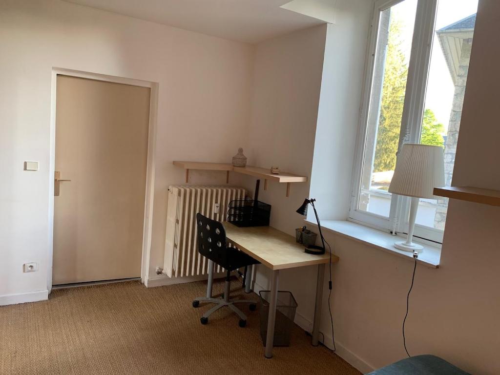 Joli appartement F3 dans l'annexe du Chateau - 2