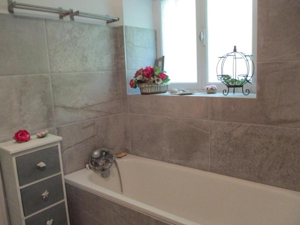 Joli appartement F3 dans l'annexe du Chateau - 3