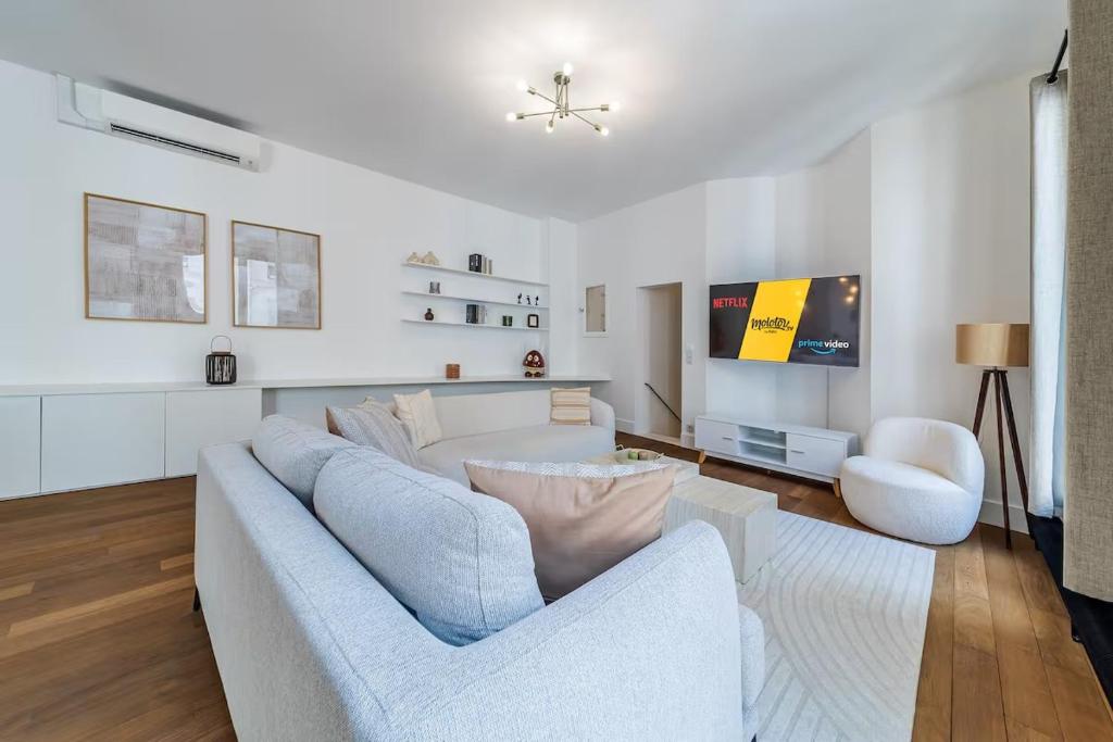 Elegant 3-Bedroom Duplex Champs-Élysées - Air Conditioning - 2