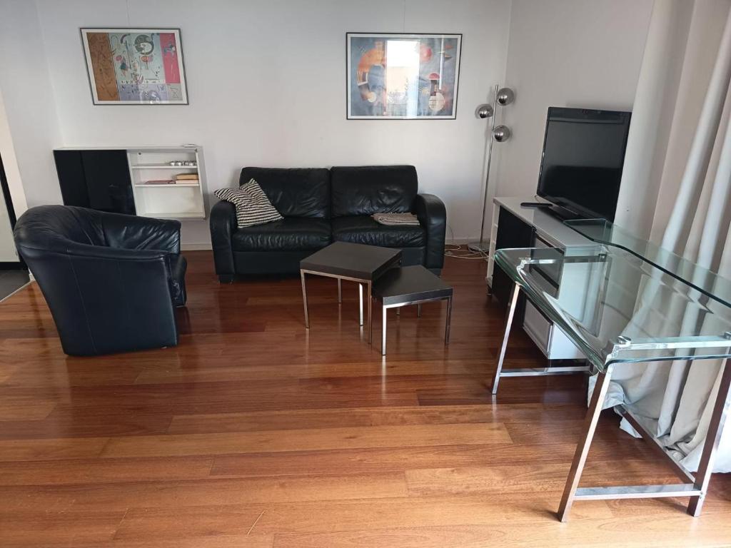 1 Bedroom with large Sunny Balcony - 5