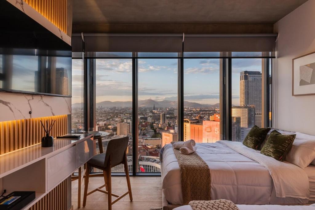 The R Line I UT Skyline Studio I City Views & Pool - 1
