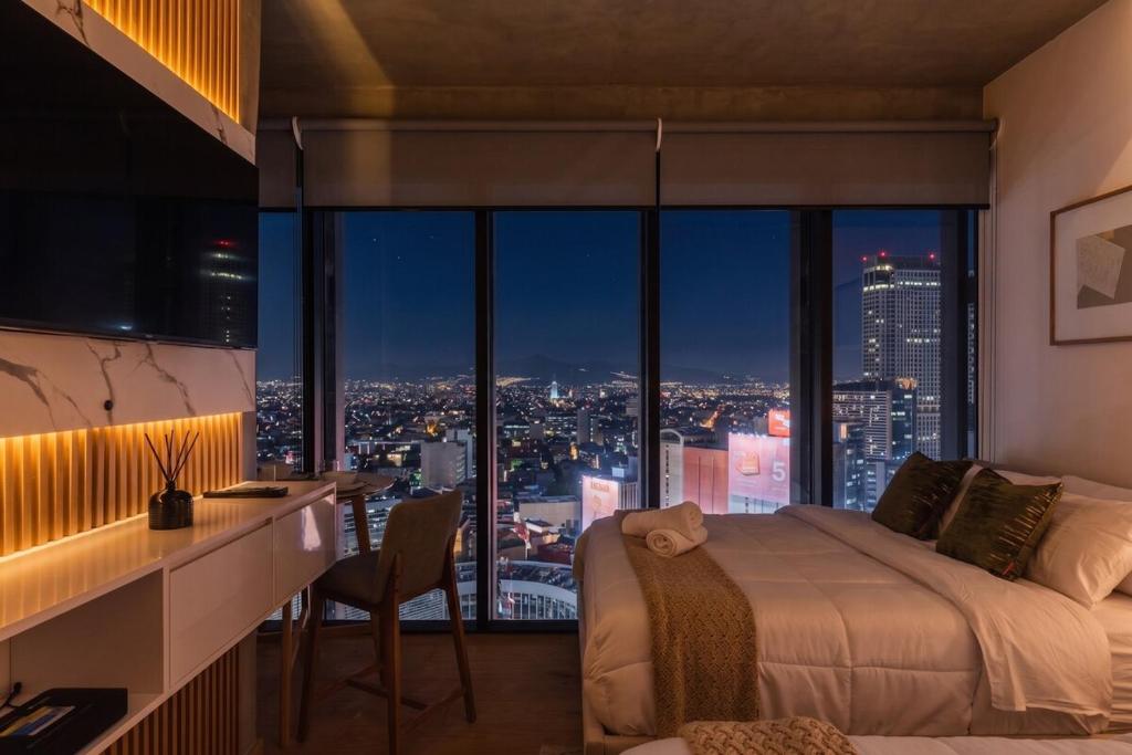 The R Line I UT Skyline Studio I City Views & Pool - 2