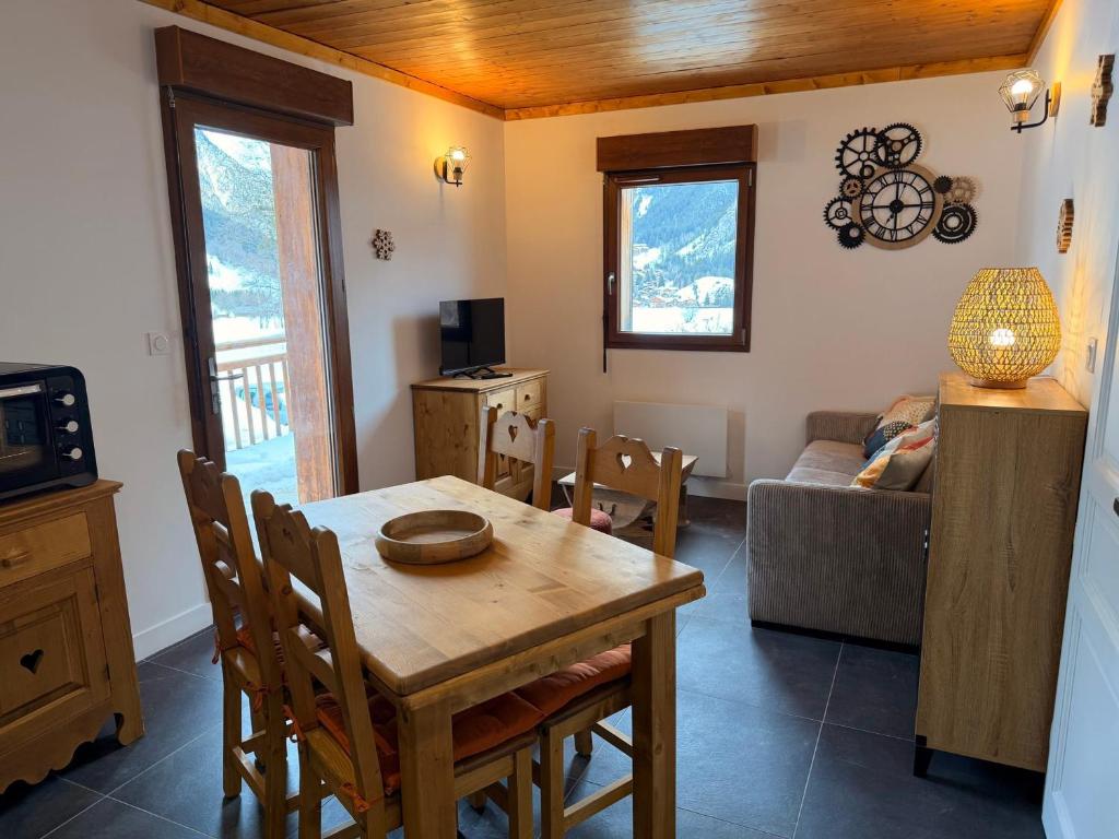Appartement neuf cocooning avec balcon et parking privé à Pralognan-la-Vanoise - FR-1-464-252 - 2