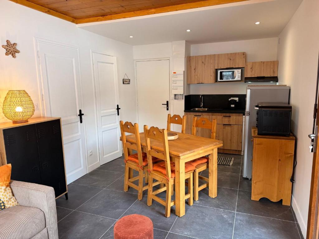 Appartement neuf cocooning avec balcon et parking privé à Pralognan-la-Vanoise - FR-1-464-252 - 3
