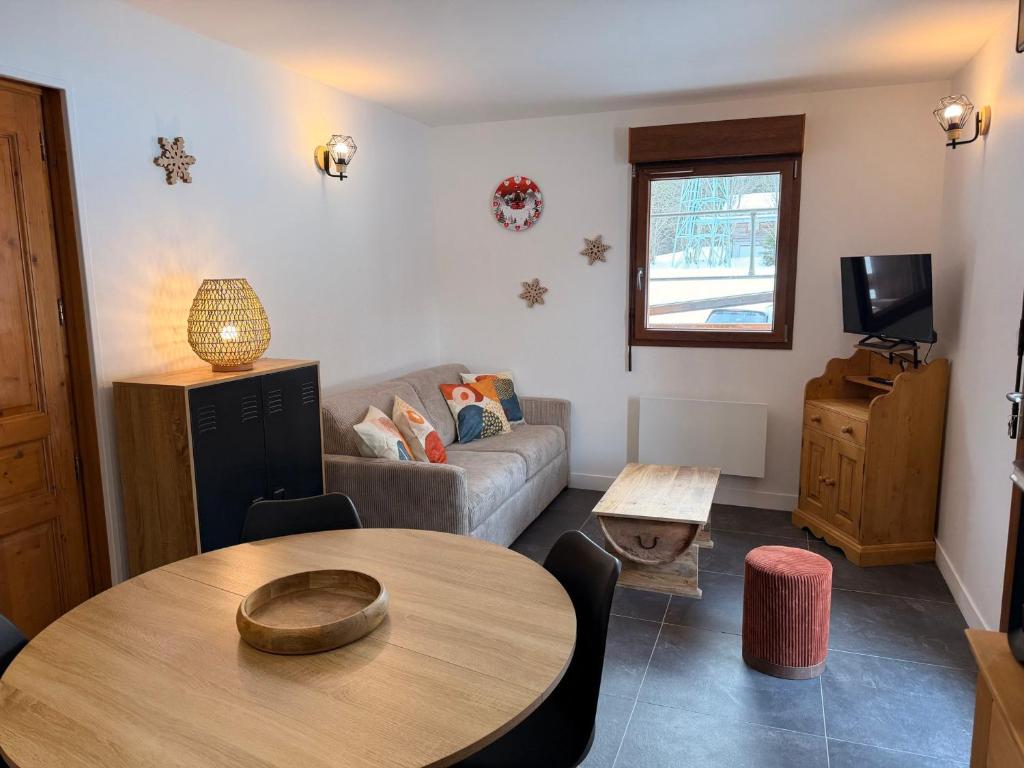 Chalet neuf avec balcon, parking privé, à Pralognan - FR-1-464-254 - 1