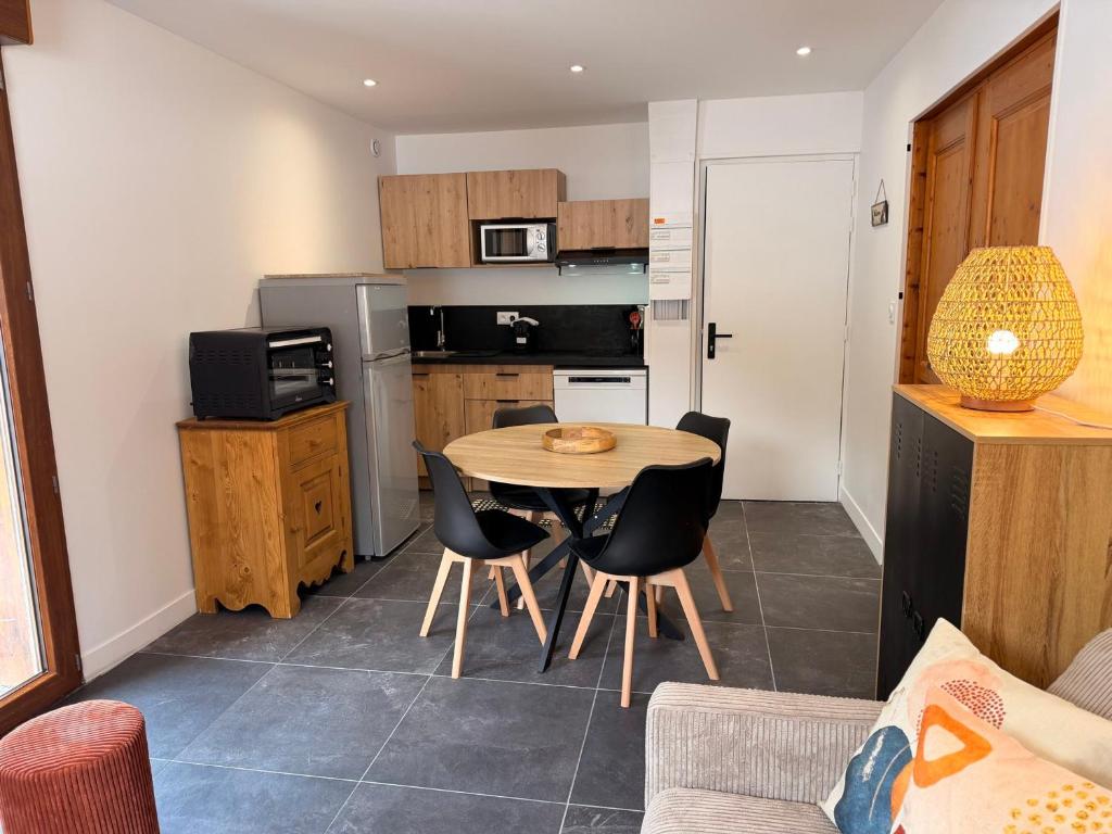 Chalet neuf avec balcon, parking privé, à Pralognan - FR-1-464-254 - 3
