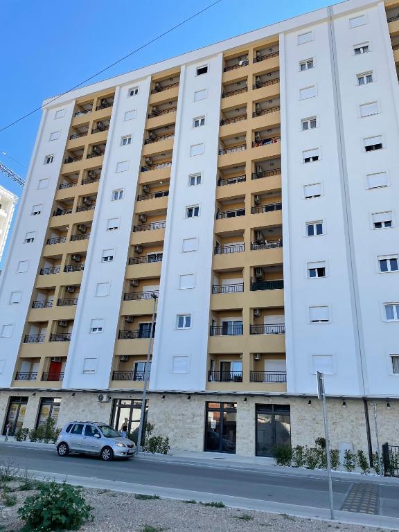 Modern Sea & City View Apartment with Parking - 3