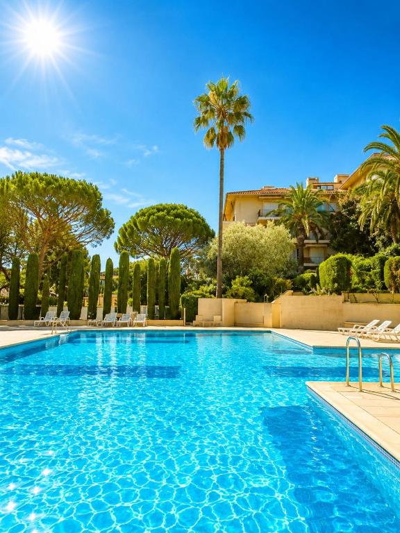 ST TROPEZ SUPERBE APPARTEMENT CLIMATISEE PISCINE PARKING Terrasse - 1