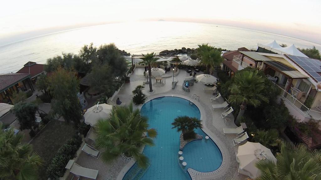 Baia del Godano Resort & Spa — Basen in Ricadi, Kalabria