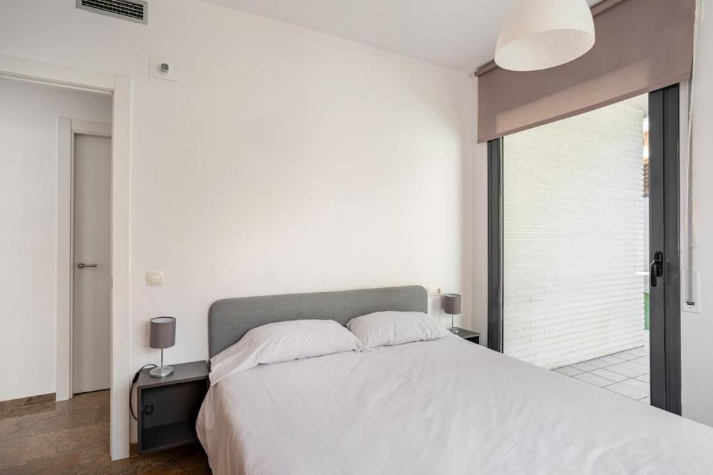 Oasis Fenals, Espectacular Terraza 90m, 3 Habitaciones, Piscina y Parking Privado - 5