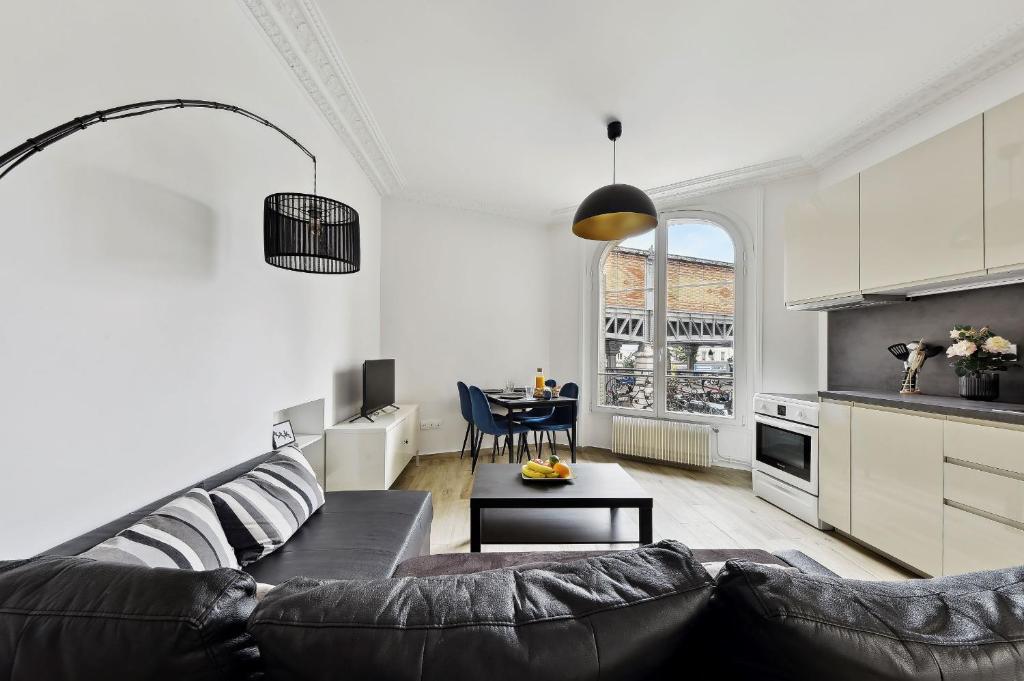 BnBNova - 2BR - Eiffel Tower & Grenelle - 1