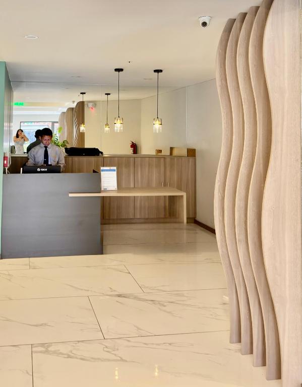 Designer Studio by La Carolina Metro Free WiFi 24hr Security and Jacuzzi - 5