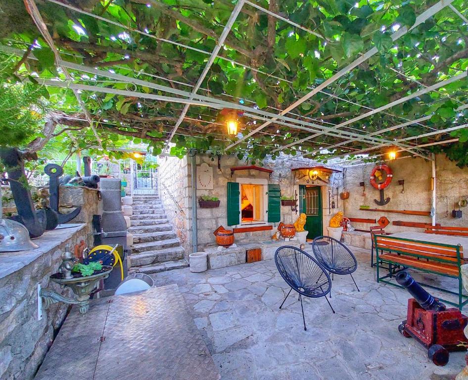 Restored stone house in Herceg Novi-Captain's legacy - 1