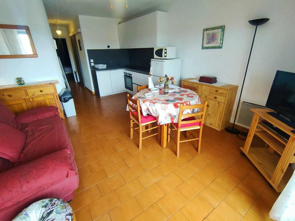 Deux-pièces 2* avec balcon et parking - Port Canet - FR-1-696-107 - 5