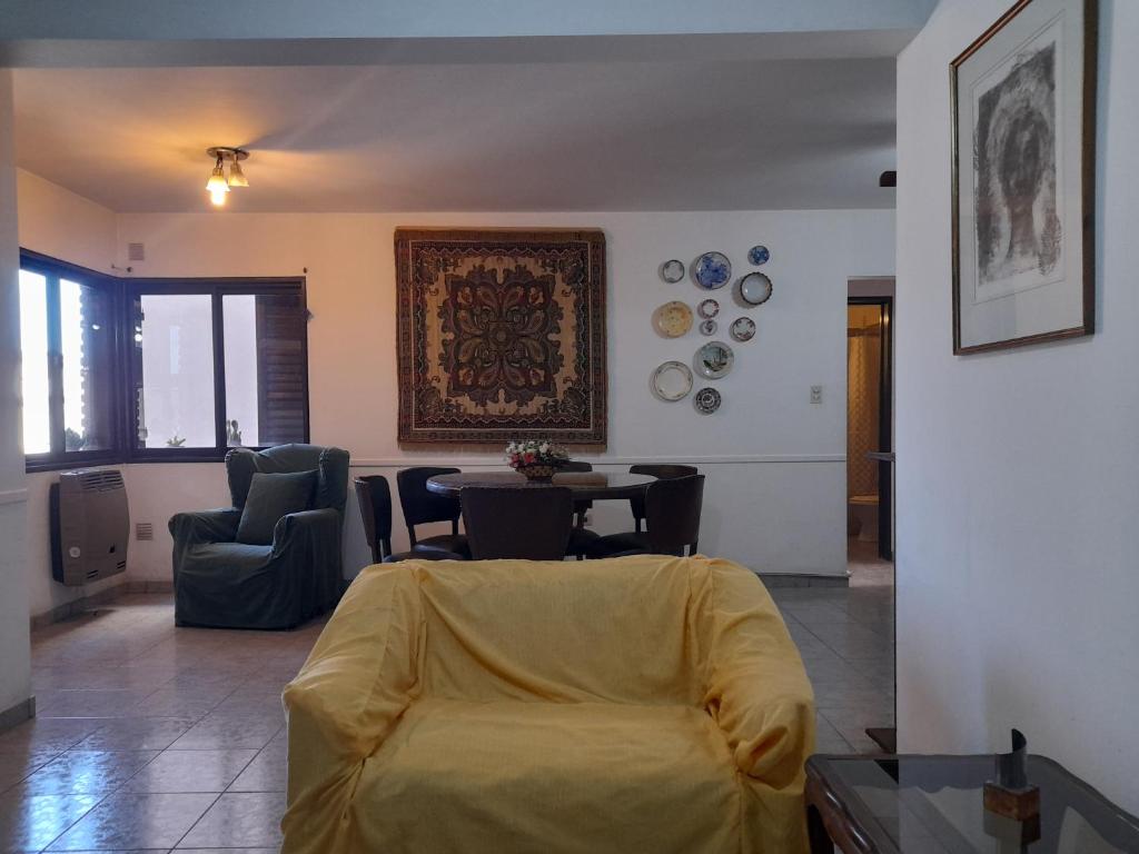 Departamento amplio y comodo en pleno centro de la ciudad de Córdoba - 2