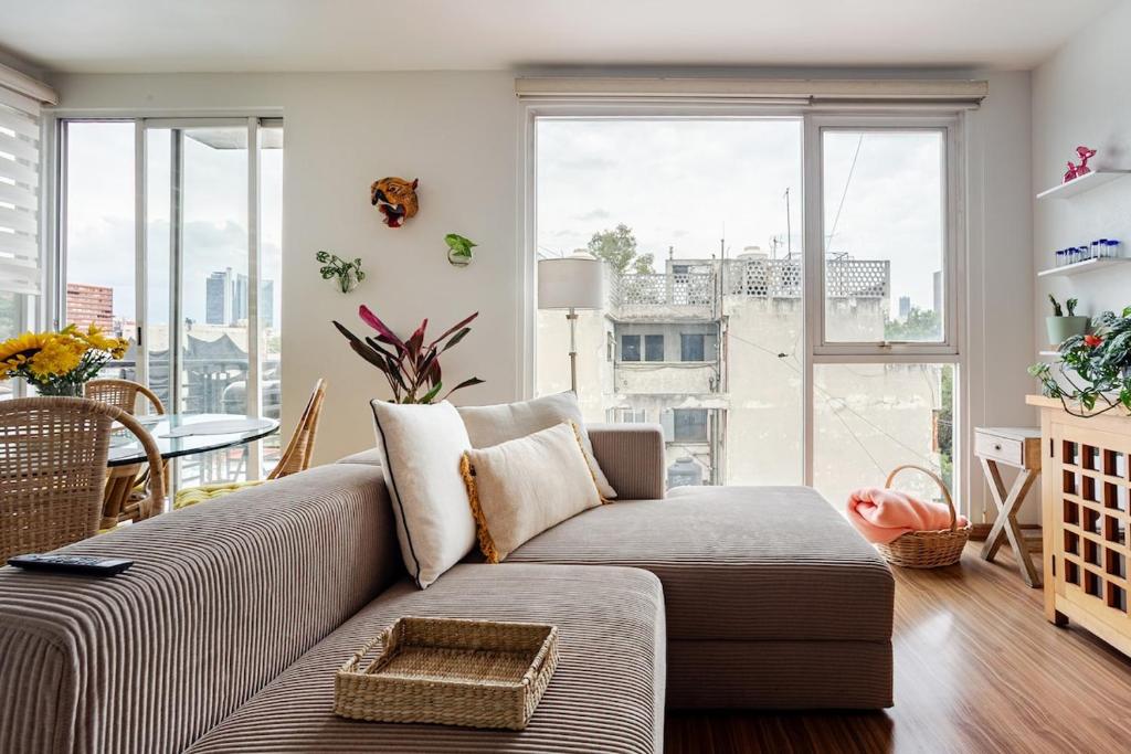 Sunlit Roma Norte Flat 2 Bedroom 2 Bath Balcony - 4