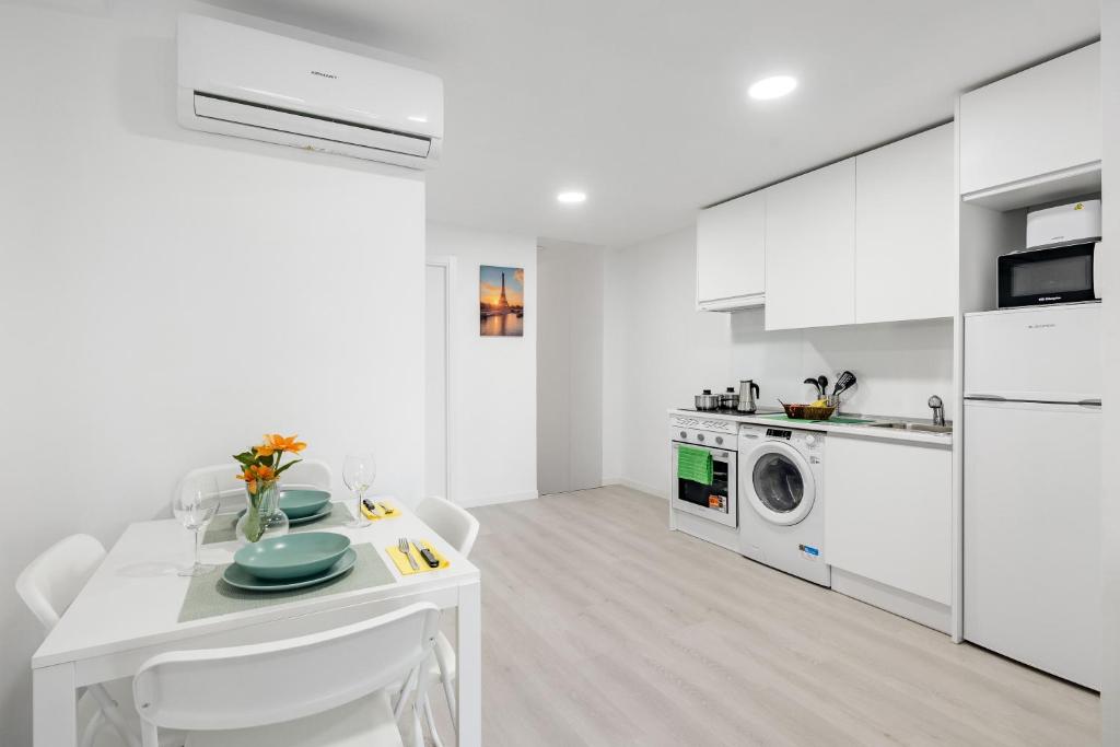 Apartment 1 Arganzuela Downtown Metro 8 people - 2