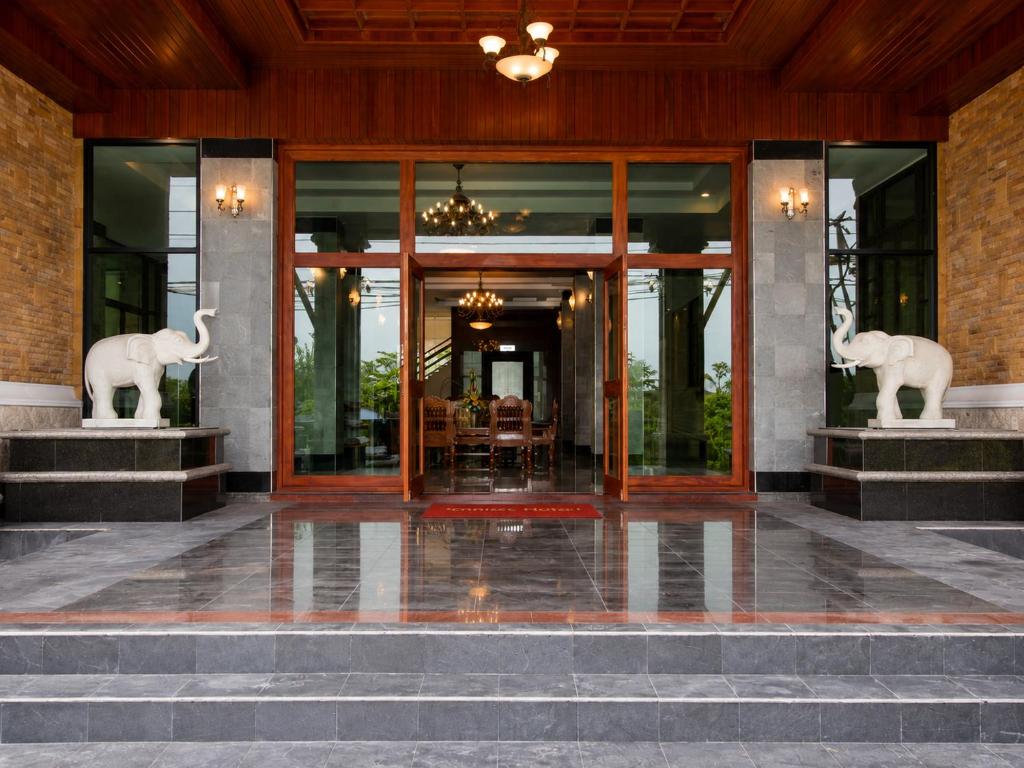 Entrance, Onnicha Hotel Phuket in Phuket