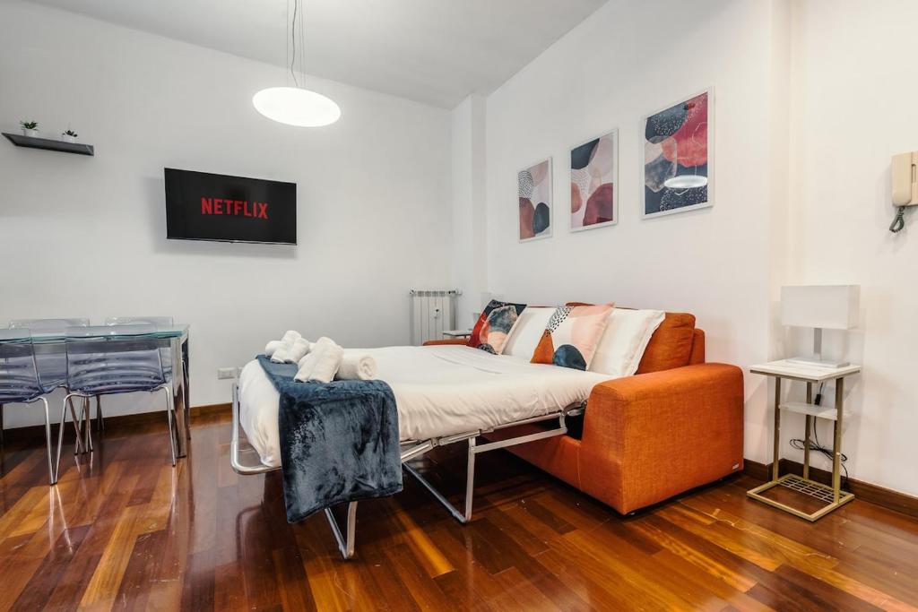 Design Apt 15 Min from the Center - 1