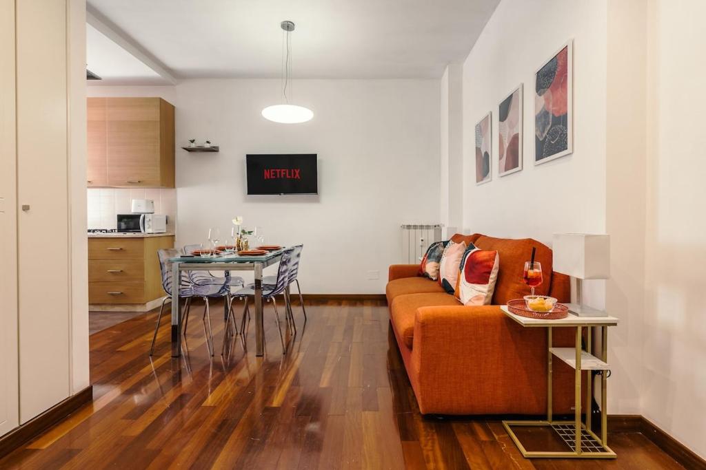 Design Apt 15 Min from the Center - 3