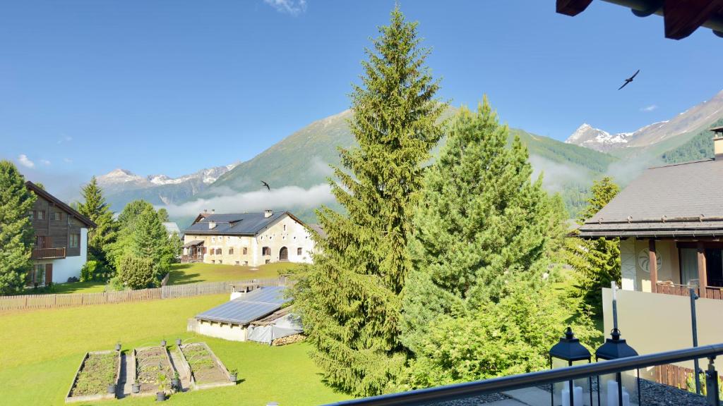 Alpine Home with Lounge - 10 min from St Moritz - 4