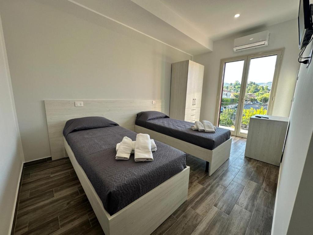 Spina Brothers' Holiday Rooms - 4