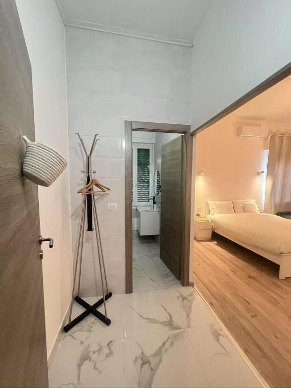 Room with a bathroom, 5-6 Min from train station - 2