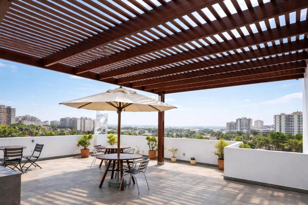 Luxury Terracotta Residence - 4