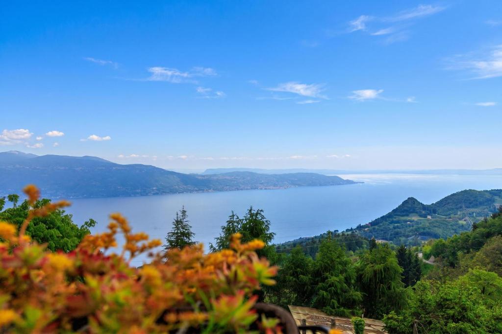 Villa Formaga Stunning View & Garden - Happy Rentals - 3