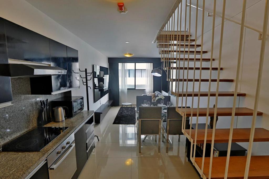 Dúplex con Vista y Piscina A Pasos de Miraflores y San Isidro - 5