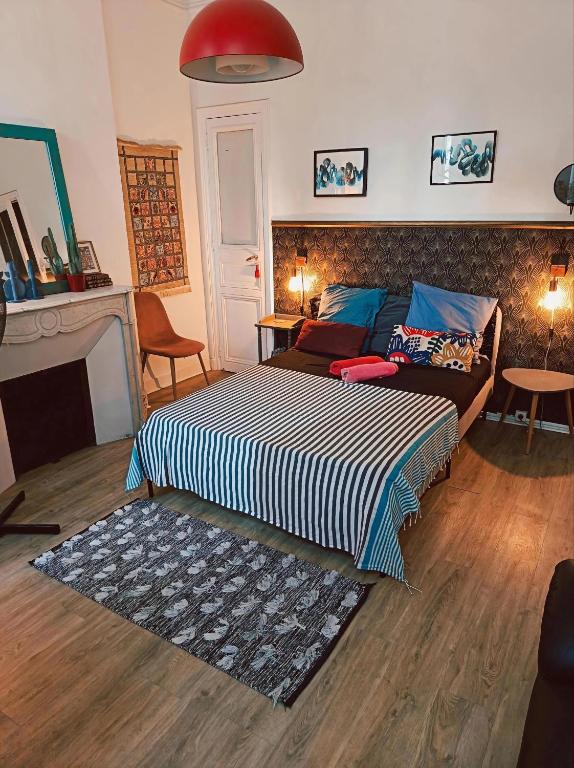 Chez l'habitant, propose Grande chambre Vieux port Marseille - 3