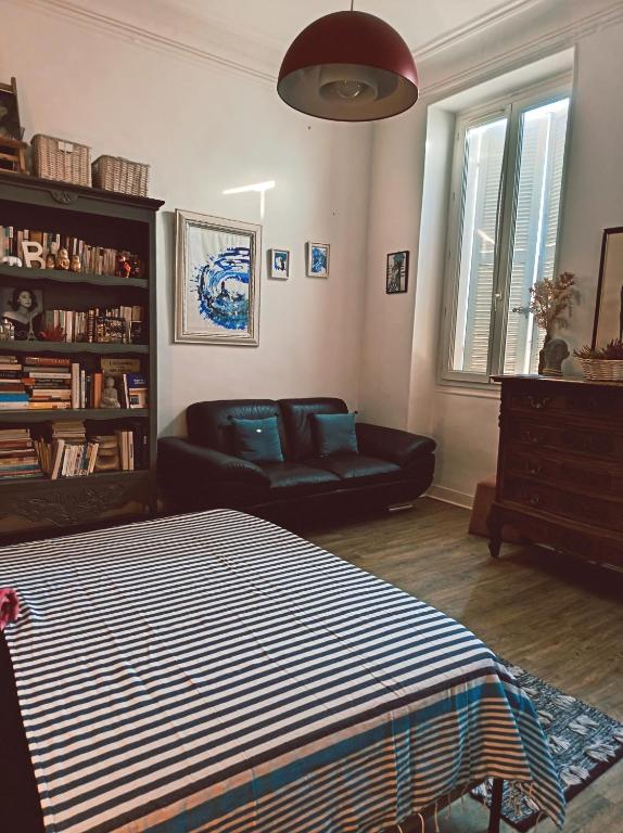 Chez l'habitant, propose Grande chambre Vieux port Marseille - 5