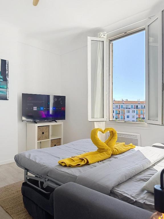 Renovated studio apartment with Wi-Fi and harbor view - 4