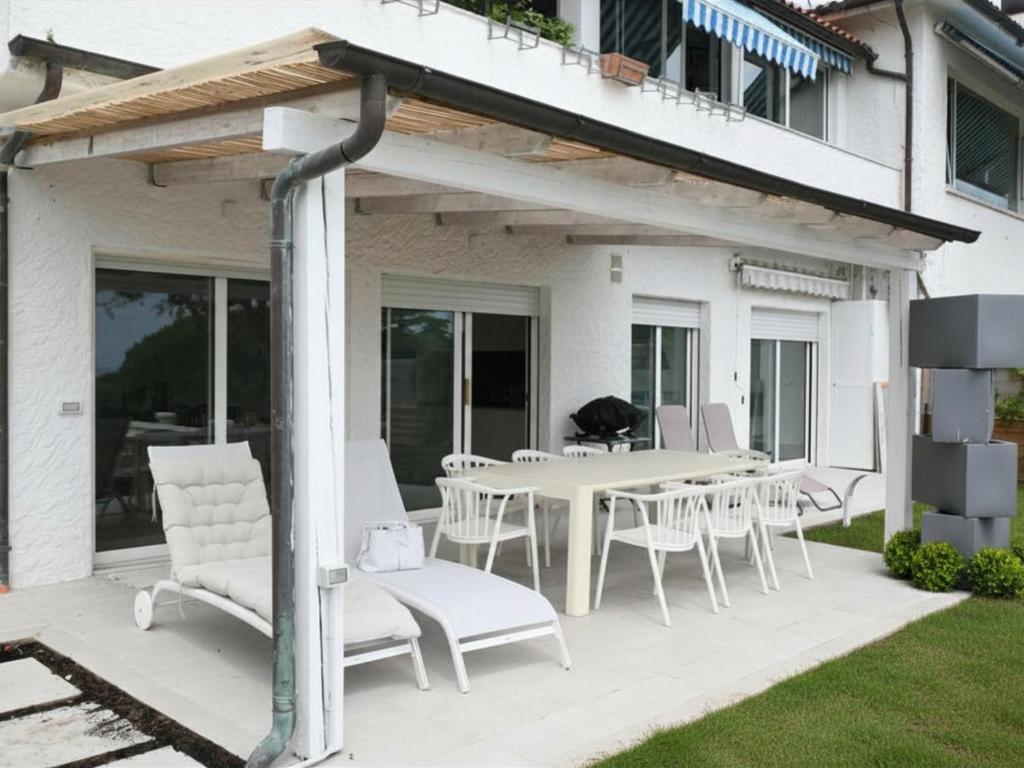 N324 - Numana, luminoso bilocale con piscina privata e giardino - 2