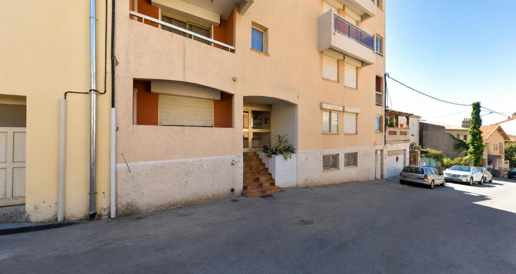 Elegant T2 avec balcon, parking et climatisation - 2