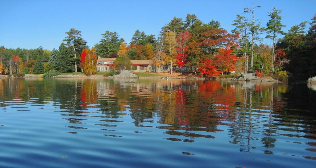 Alamoosook Lakeside Inn Orland photo