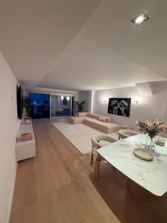 Luxury Marina Lifestyle Apartment Puerto Banus - 1