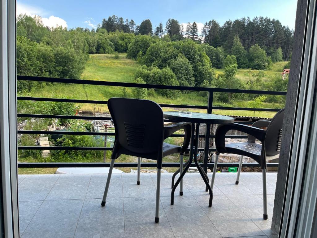 Irvas Kolasin-400 metara od centra - 1