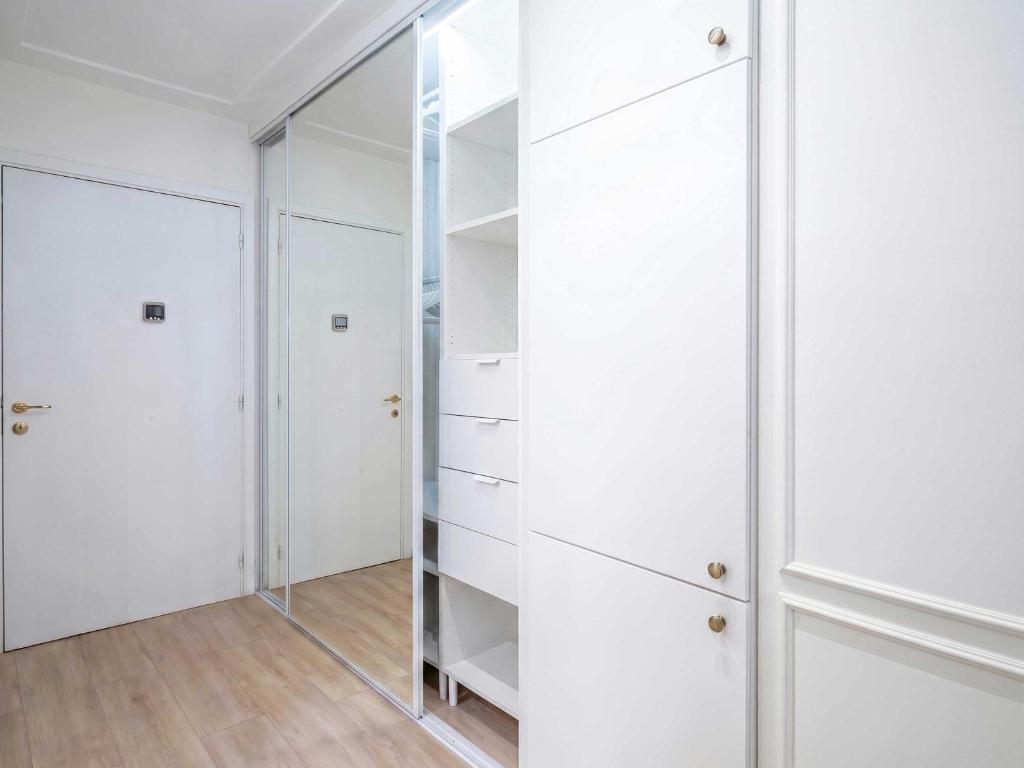 Cozy Modern Studio - 3 min Walk to Beach - 5